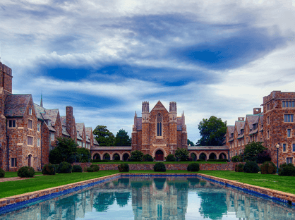 2005�꣬��������������������ʮ������ƶ��ʧѧ��ͯ�����������������������ط�У԰������������